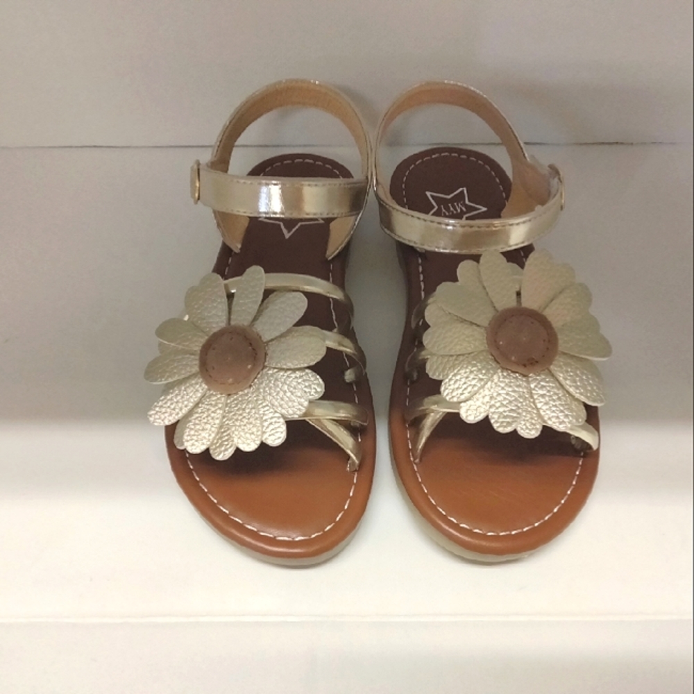 Girl's daisy sandals